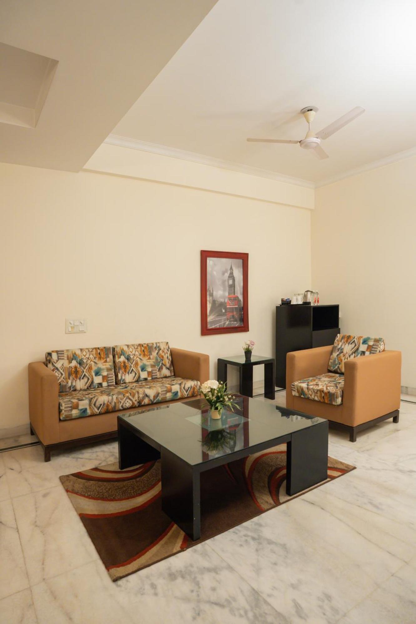 Ahuja Residency Cyber City I Guest house 3*
