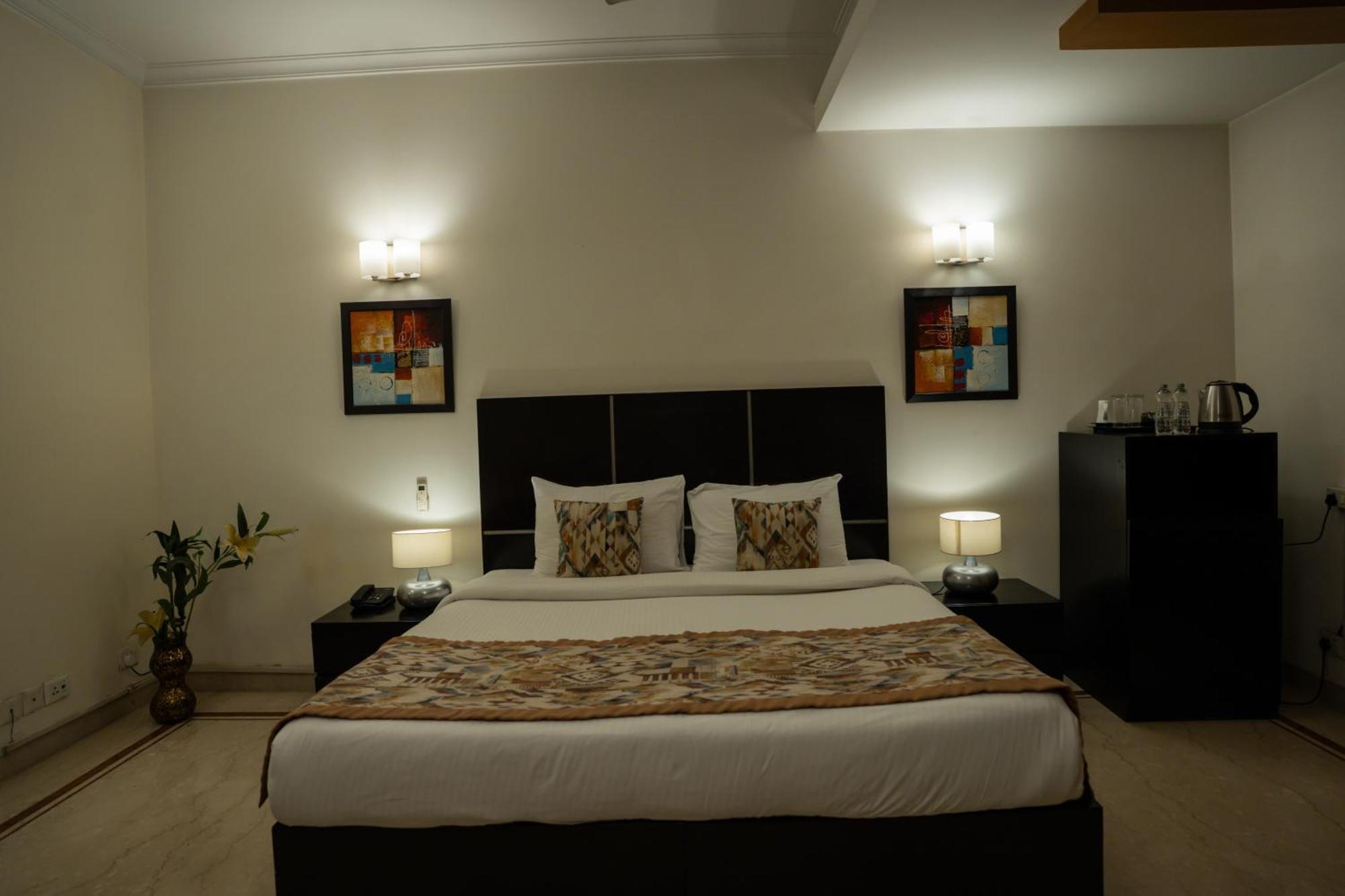 Ahuja Residency Cyber City I Gurgaon