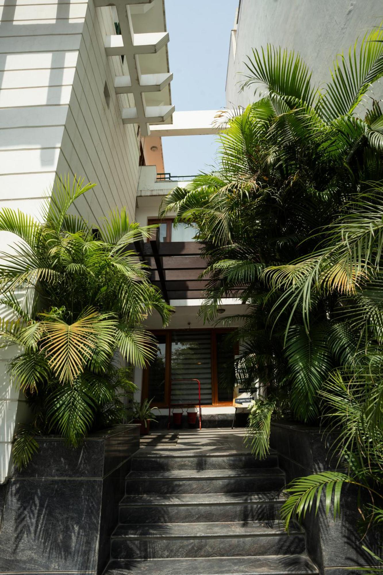 Ahuja Residency Cyber City I 3* Gurgaon