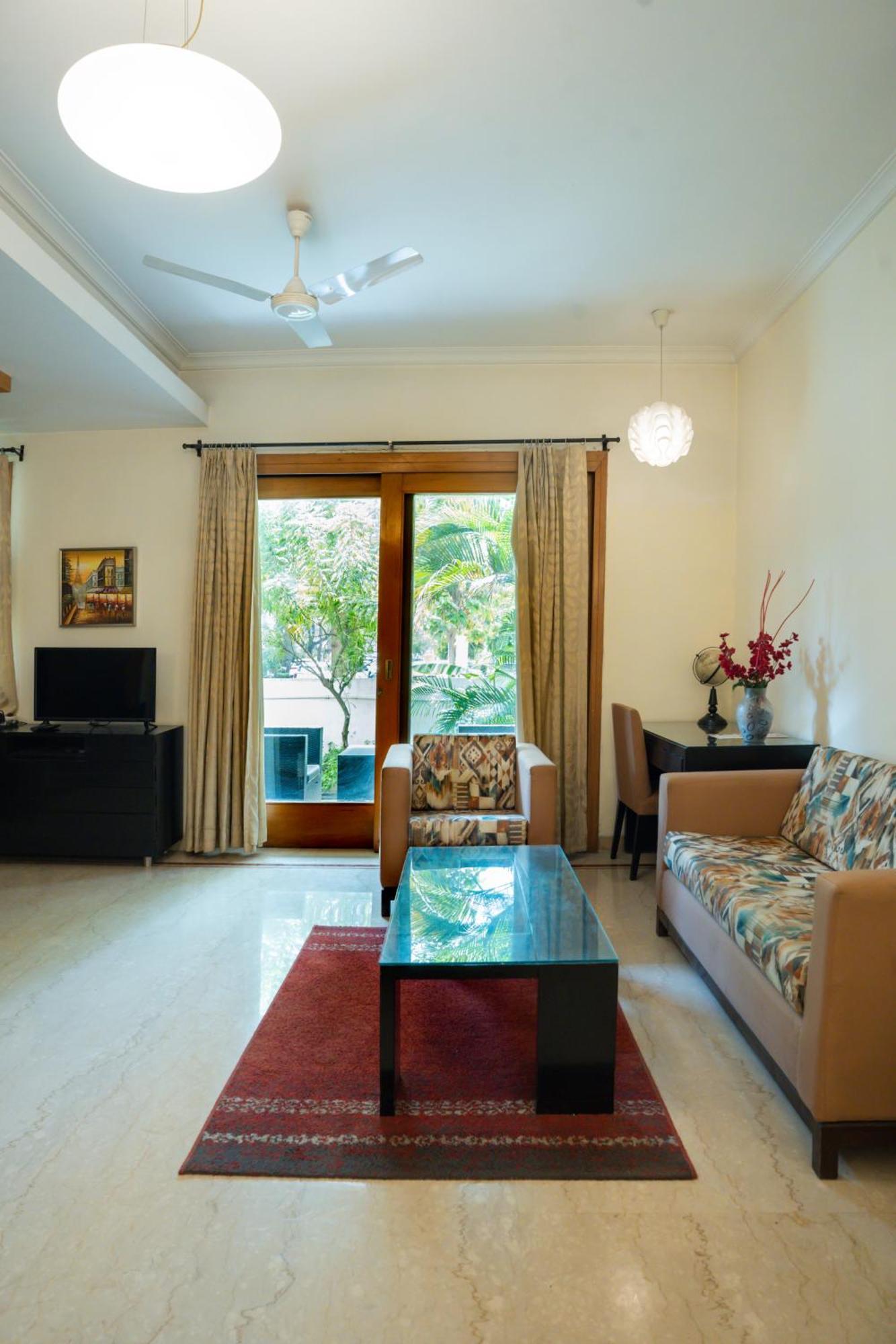Guest house Ahuja Residency Cyber City I Gurgaon