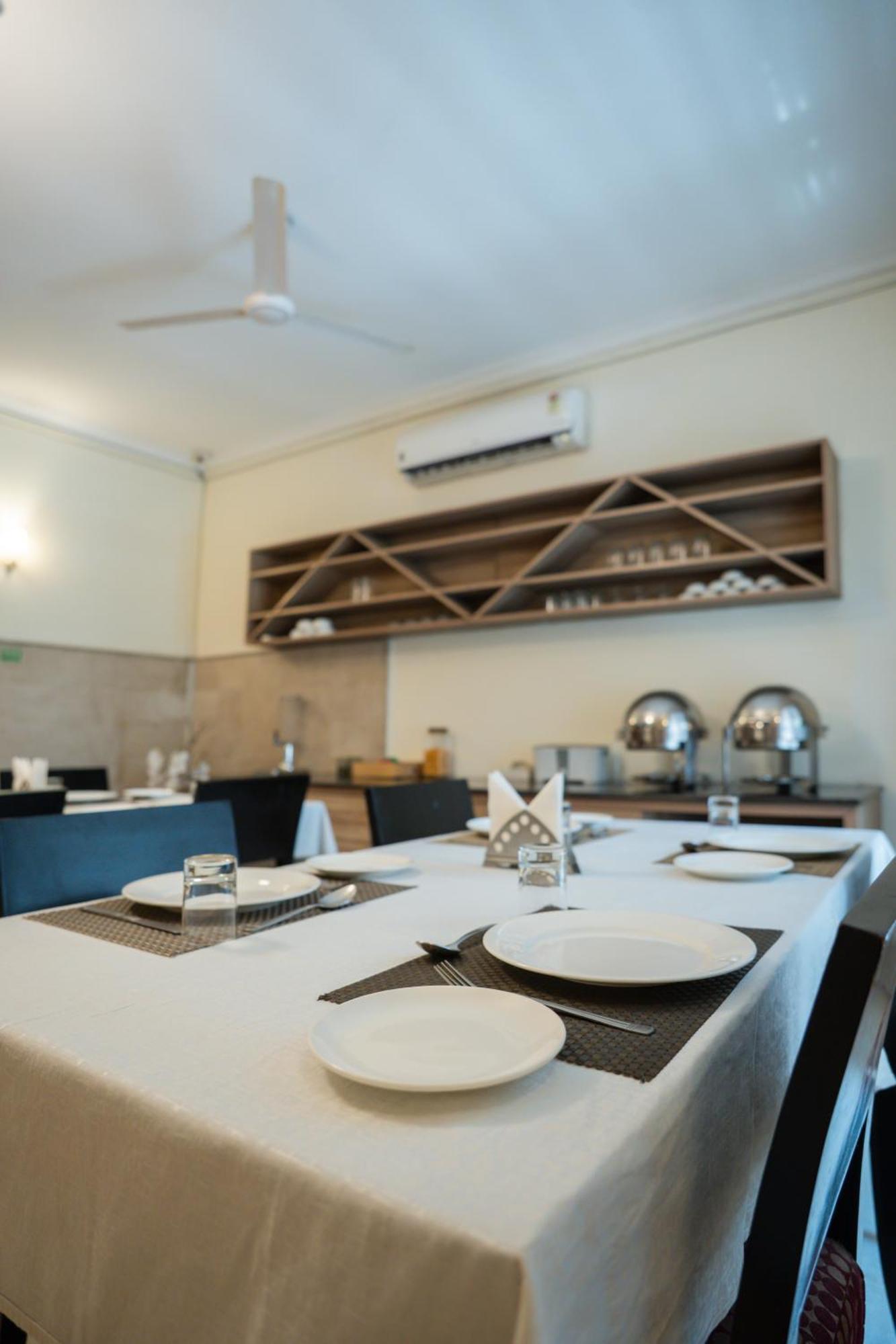 Guest house Ahuja Residency Cyber City I 3*