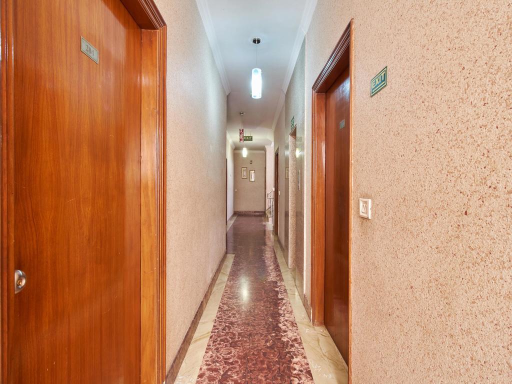 Guest house Oyo Premium Dlf Plaza Gurgaon