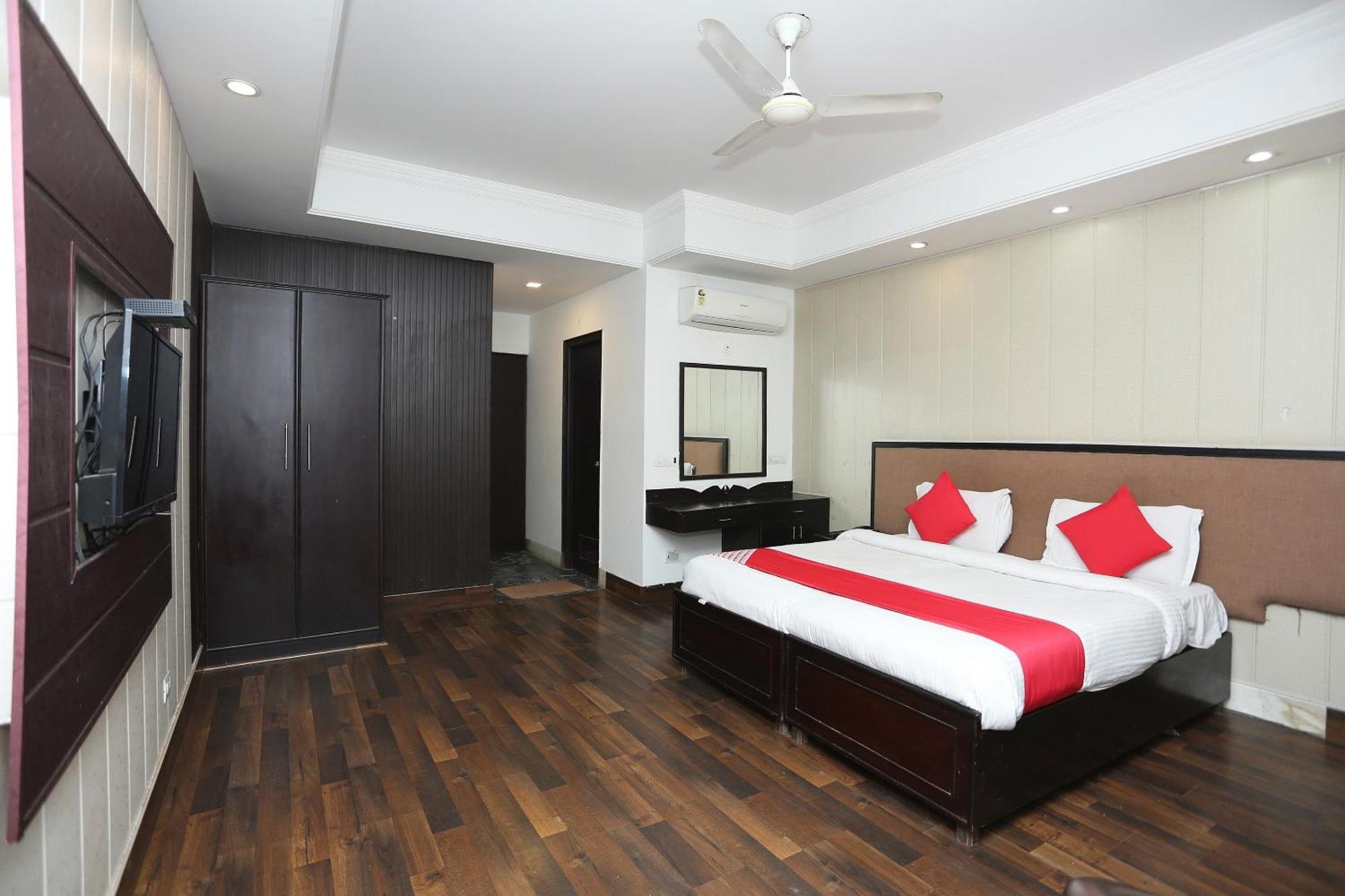 O The Avenue Residency Hotel