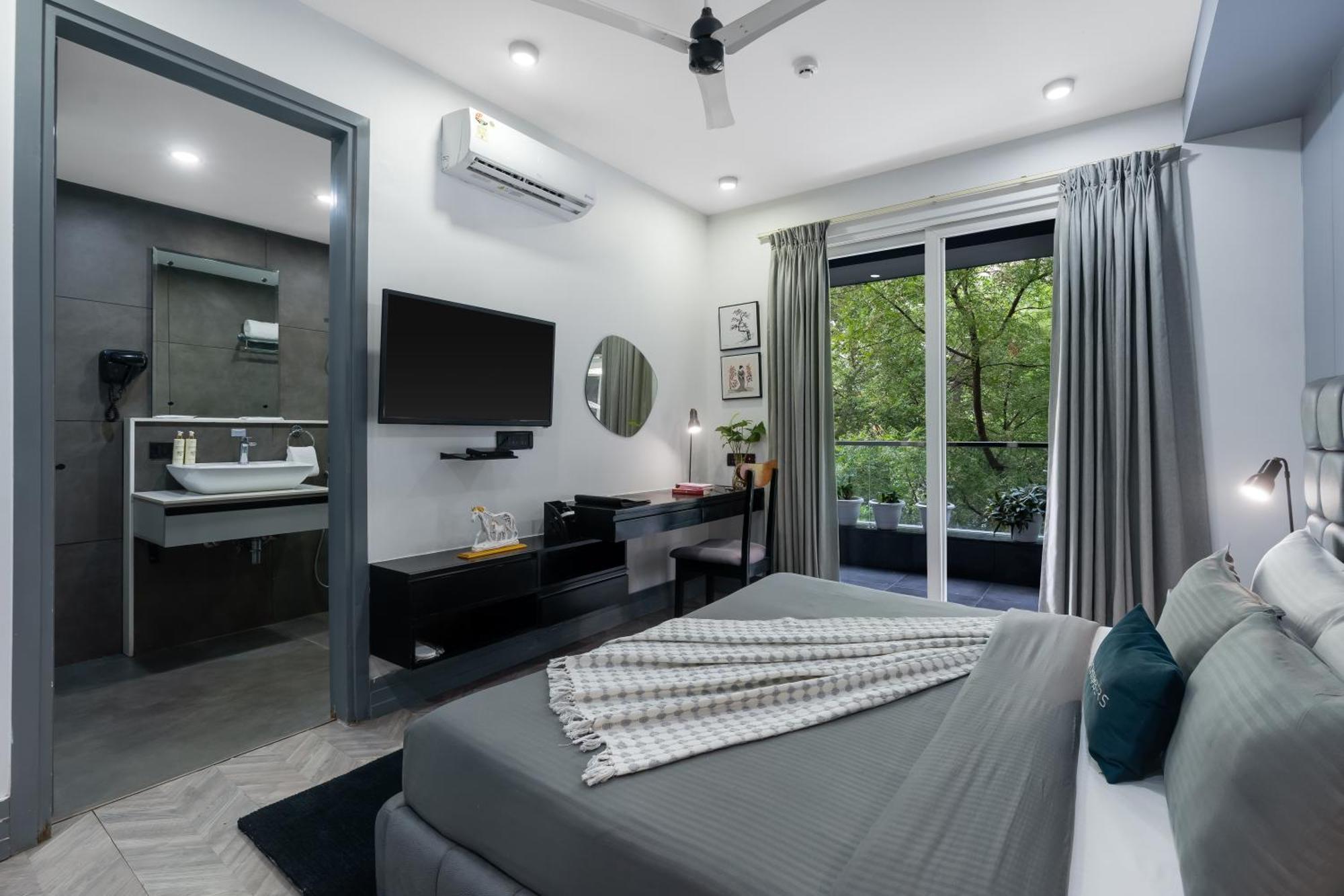 Bedchambers Luxurious Serviced In Gurgaon