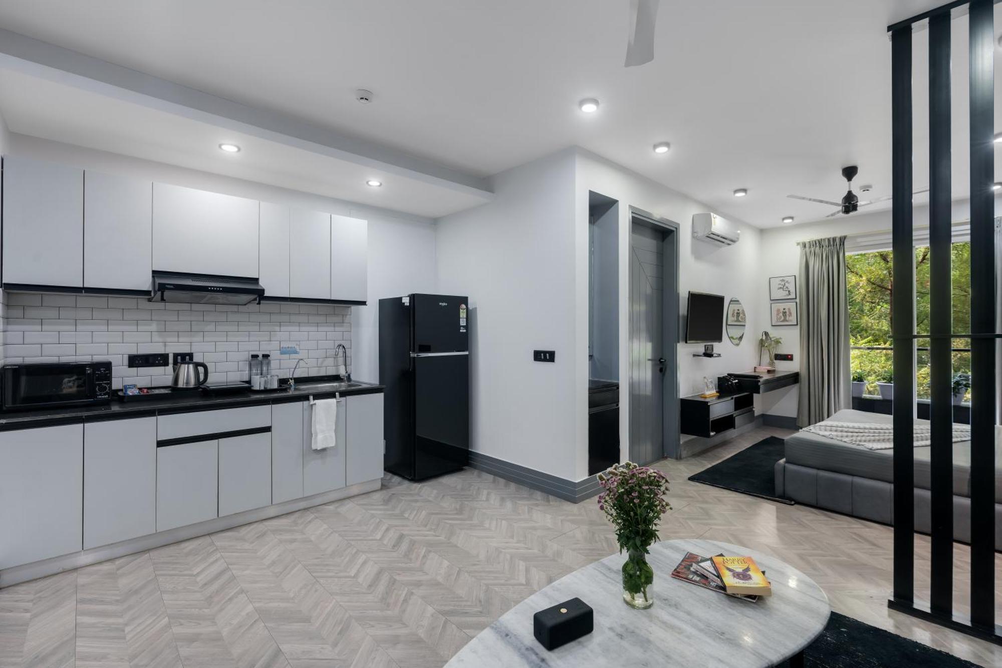 Apartment Bedchambers Luxurious Serviced In