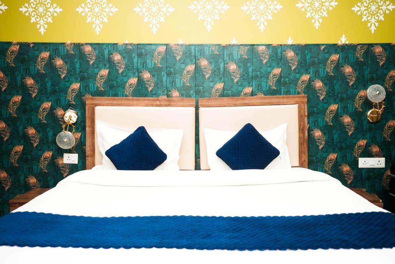 Hotel Tanvi Premium Residency-close To Artemis, Medanta & Fortis Gurgaon