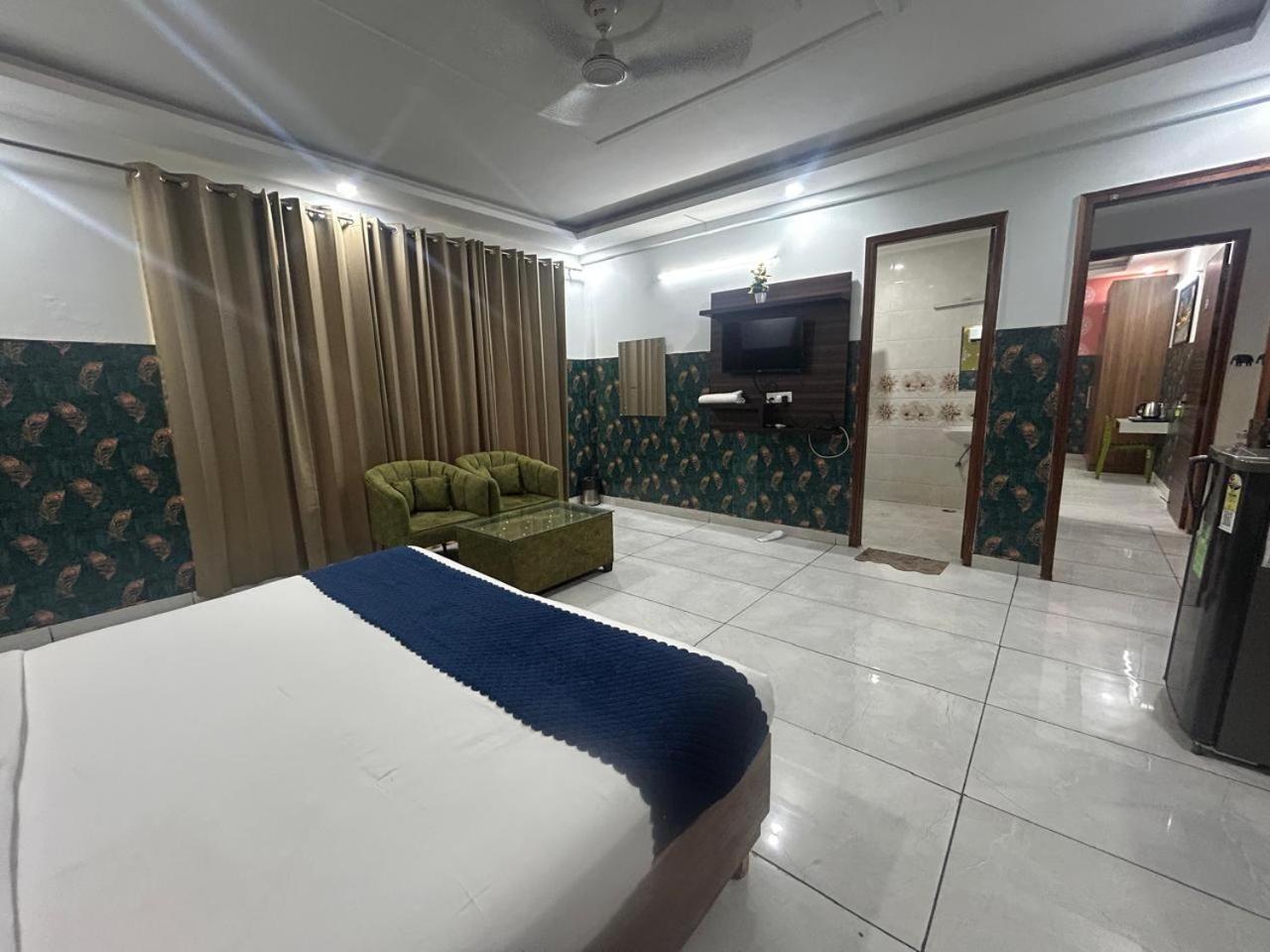 Tanvi Premium Residency-close To Artemis, Medanta & Fortis Hotel