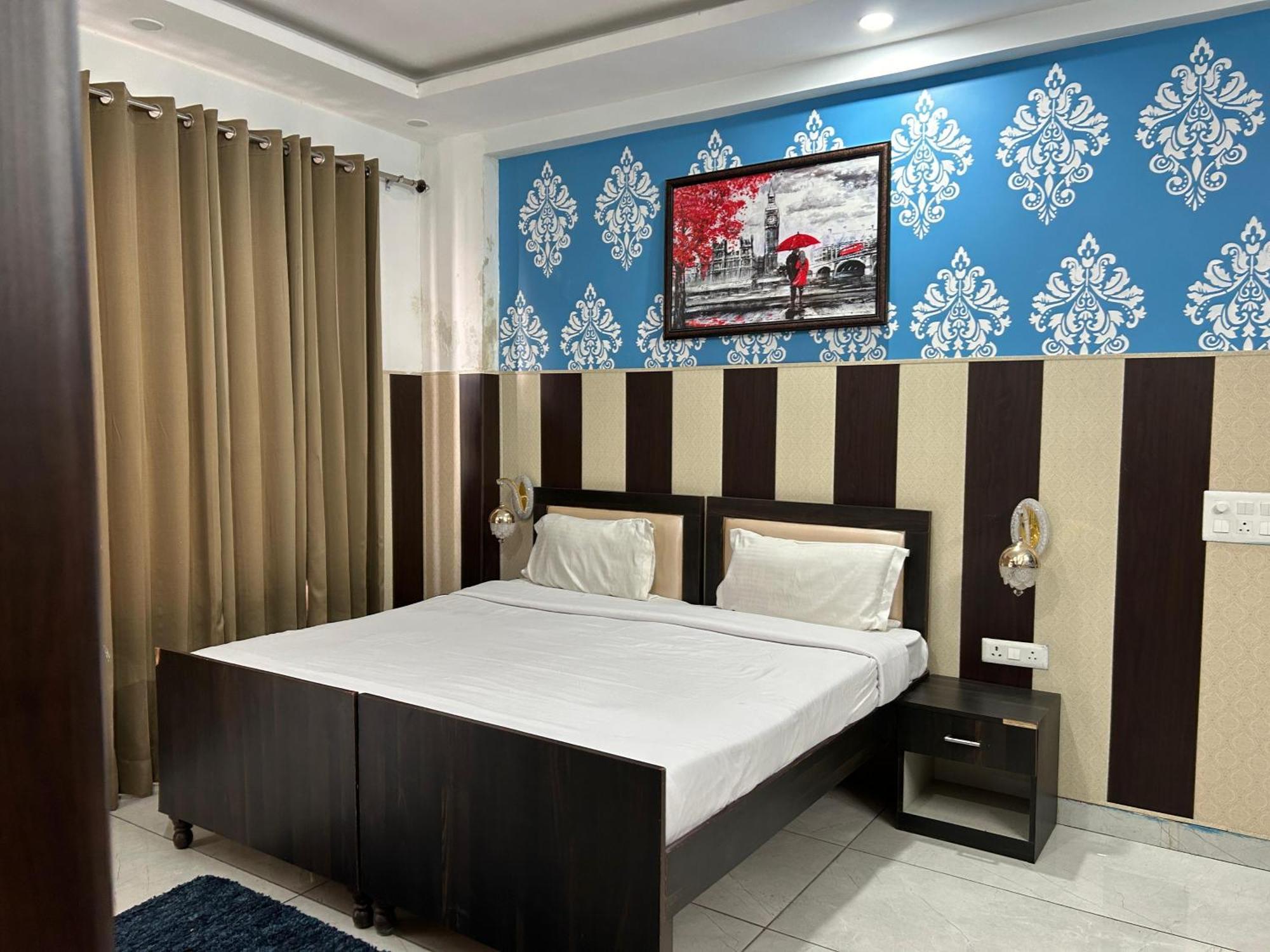 Hotel Tanvi Premium Residency-close To Artemis, Medanta & Fortis