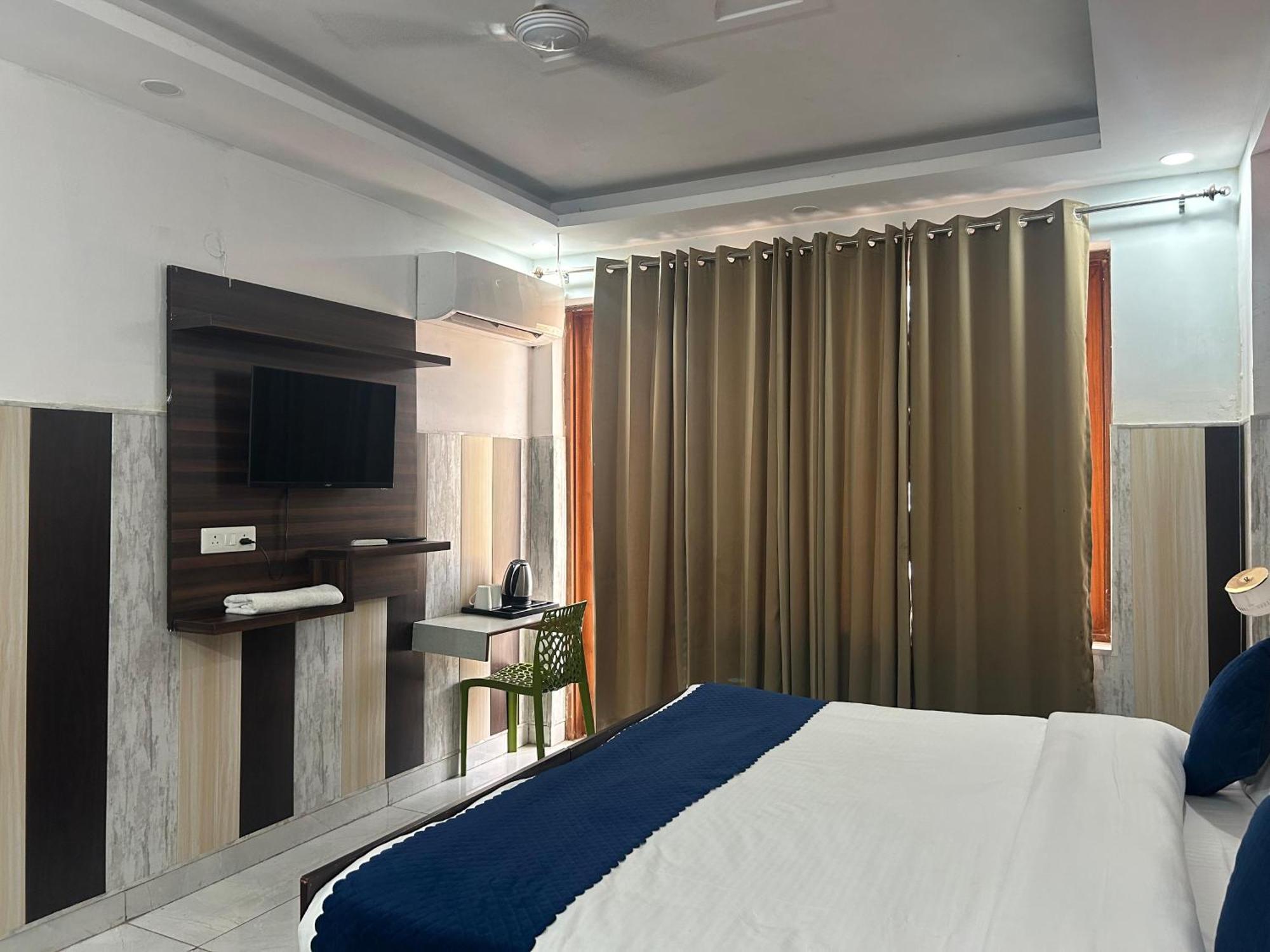 Tanvi Premium Residency-close To Artemis, Medanta & Fortis 4*