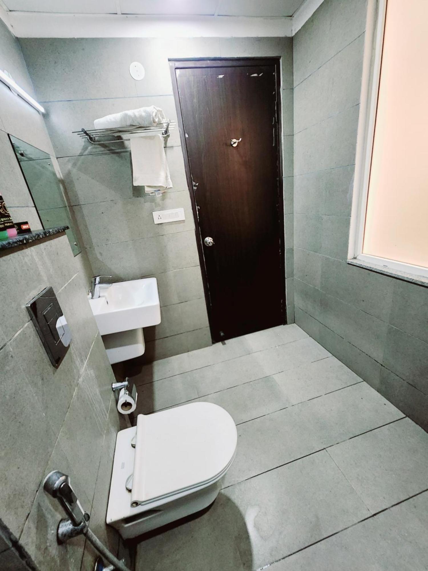 Guest house Tipsyy 007 Gurgaon