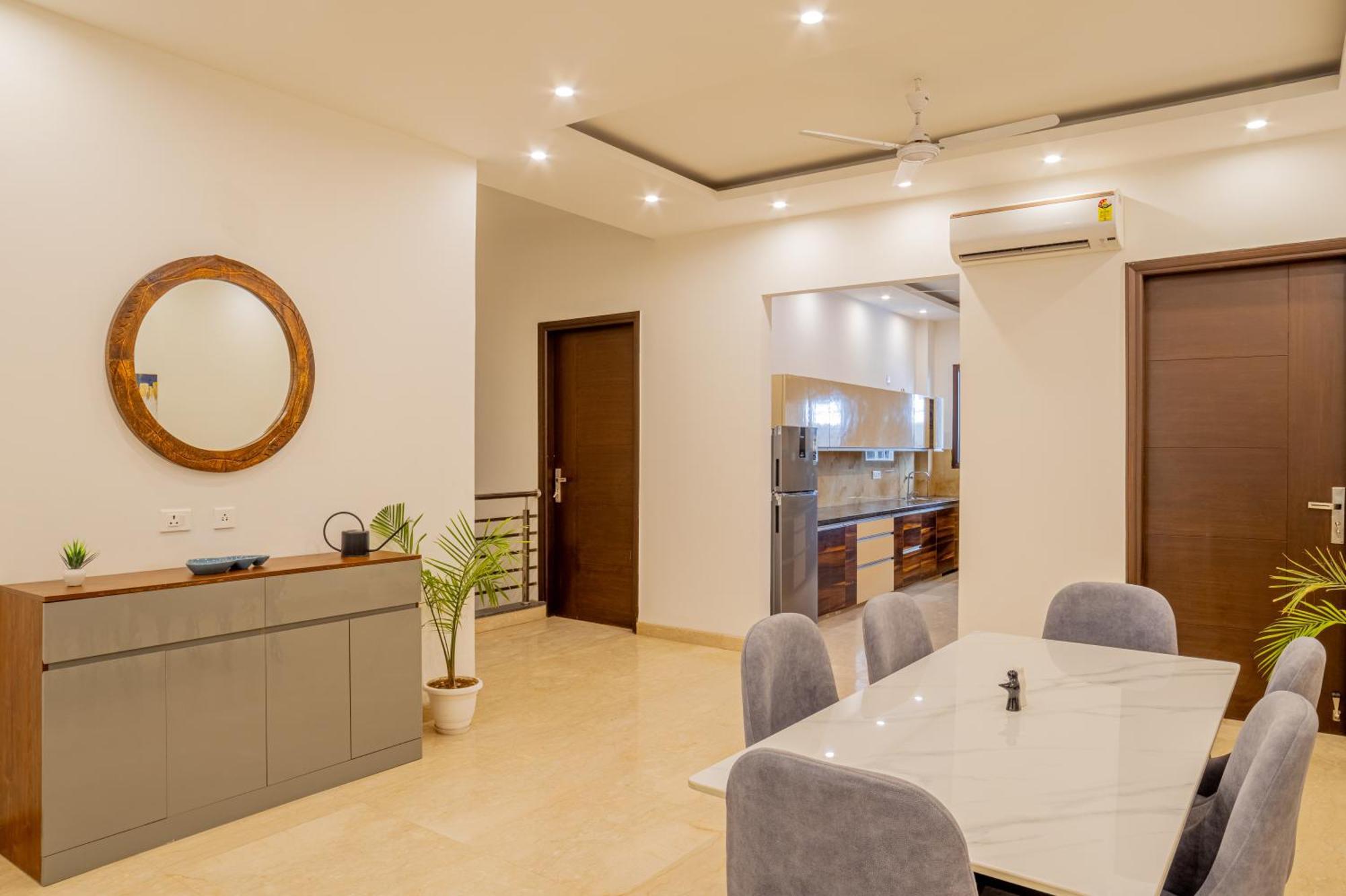 Housr Lotus Sector 28 Dlf Phase 4 *