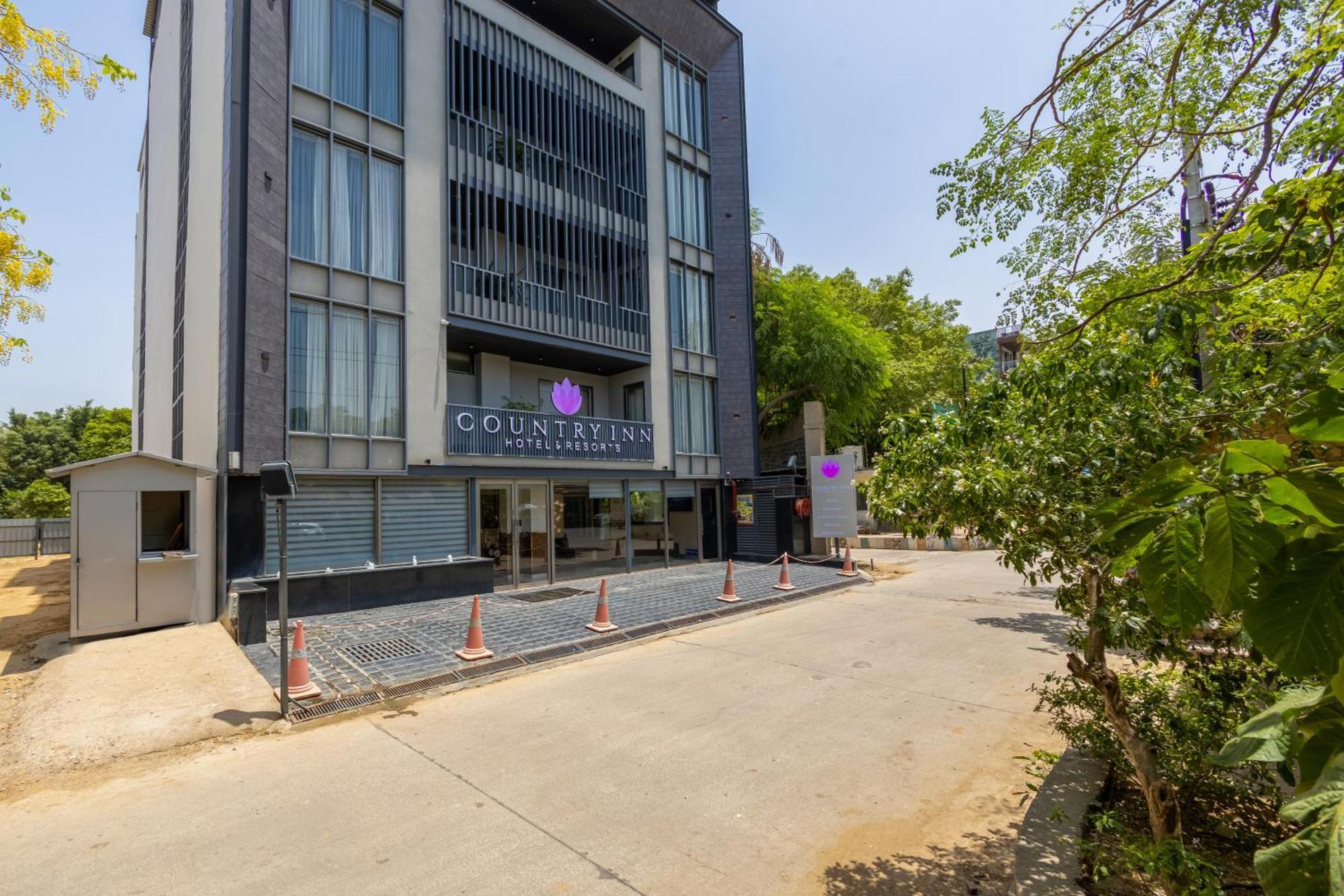 Country Gurugram Hotel 4*