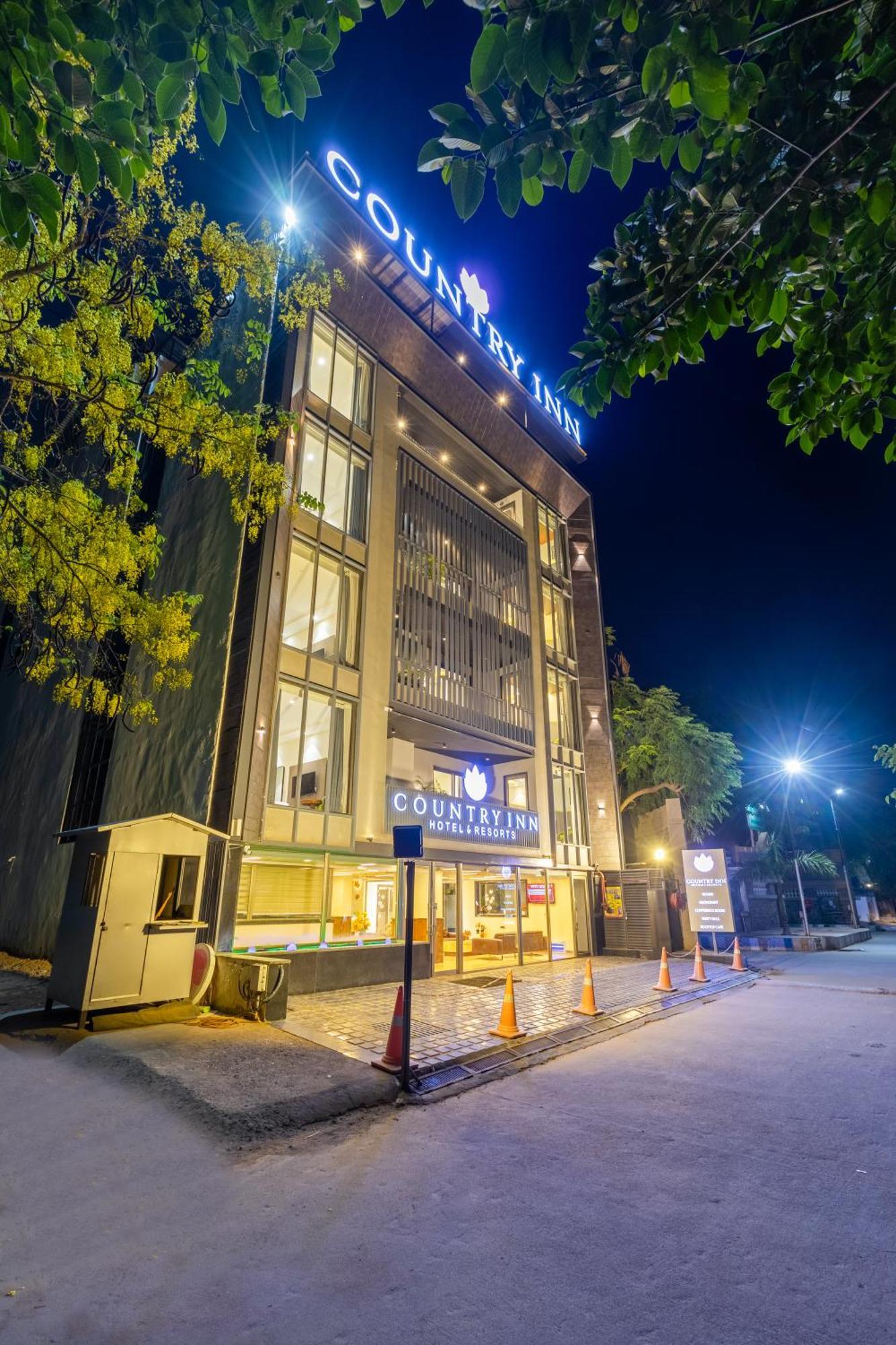 Hotel Country Gurugram 4*