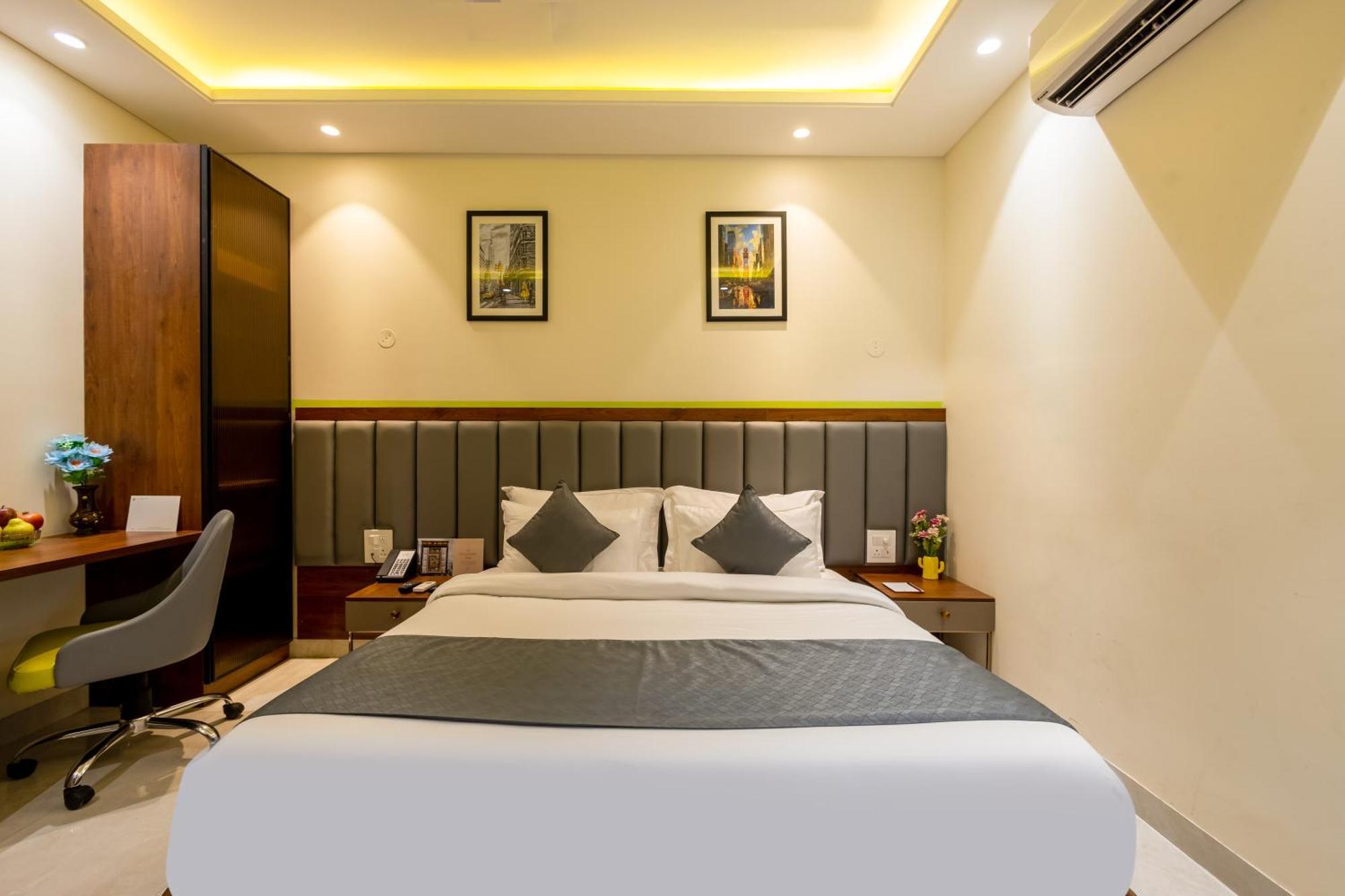 Country Gurugram Hotel