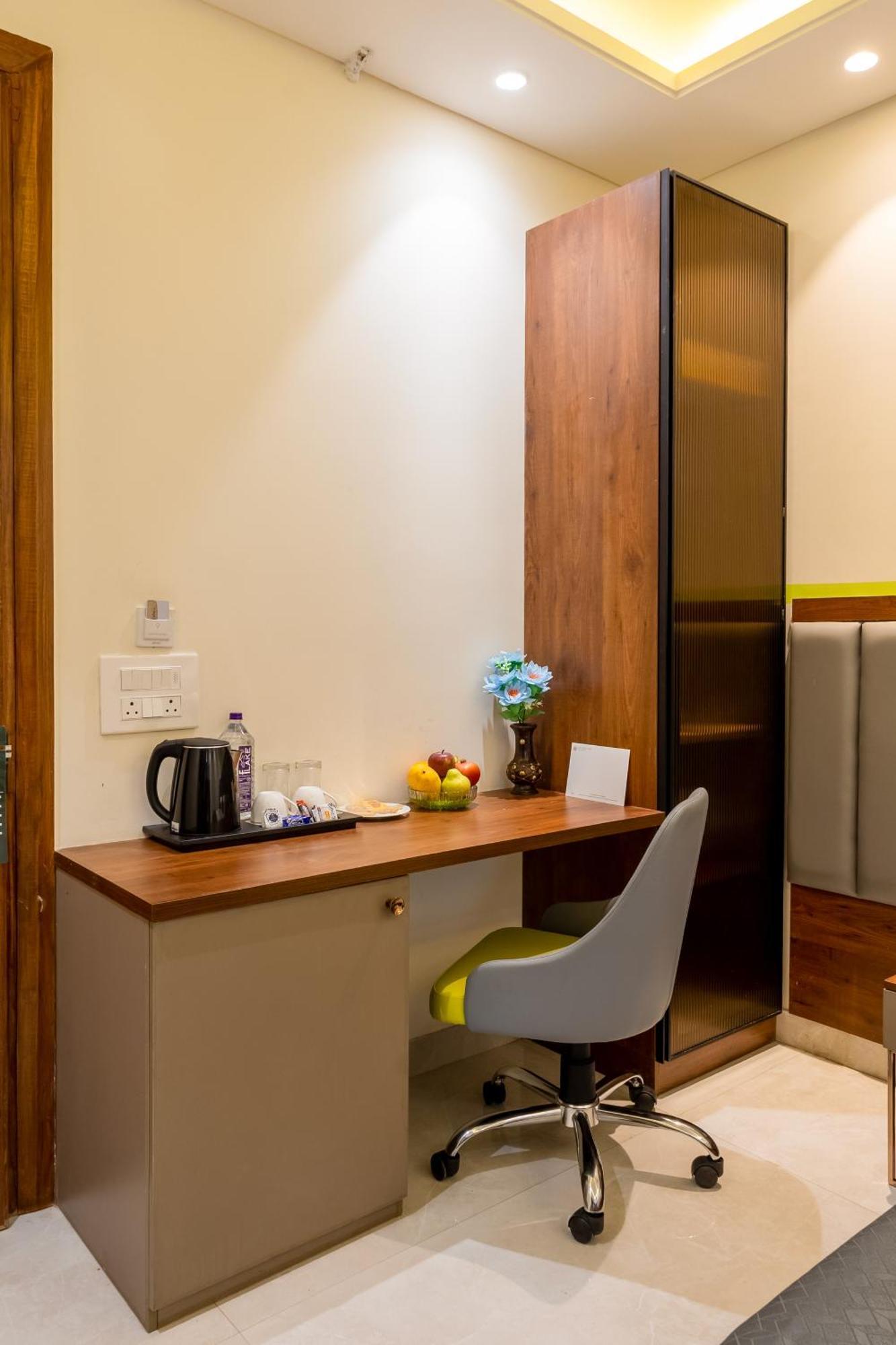 Country Gurugram 4*