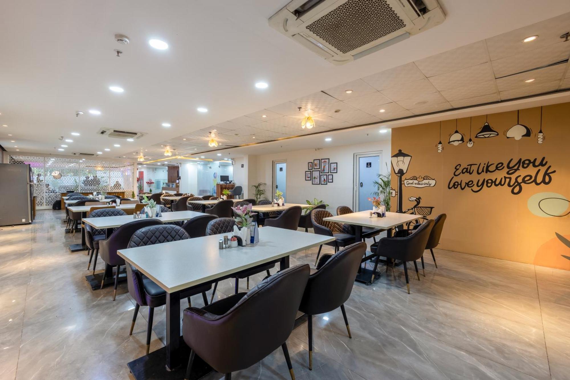 Flxho Cyber One - And Banquet- Dlf Cyber 3* Gurgaon
