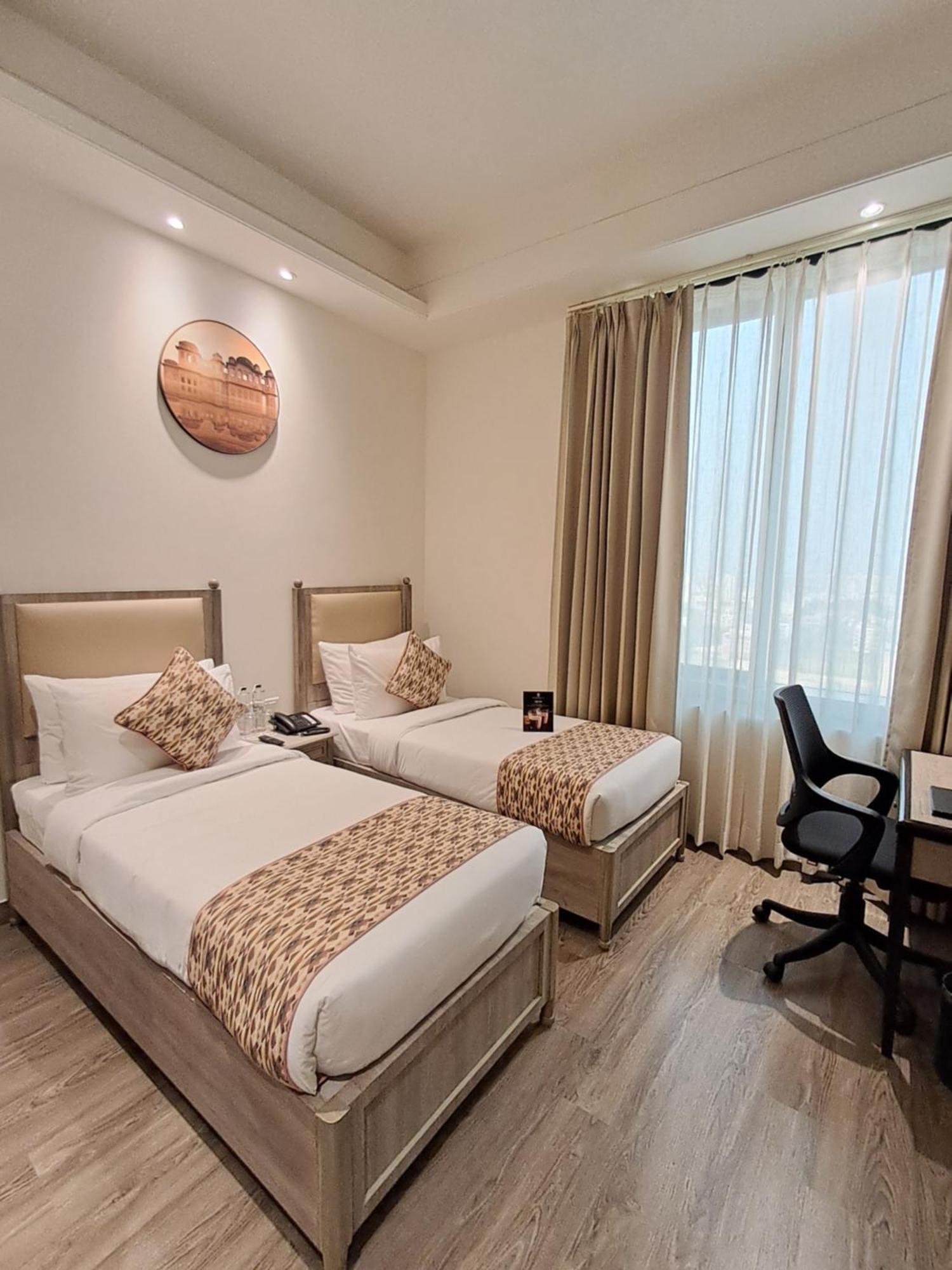 Hotel Rhythm Gurugram & Suites, Sohna Road