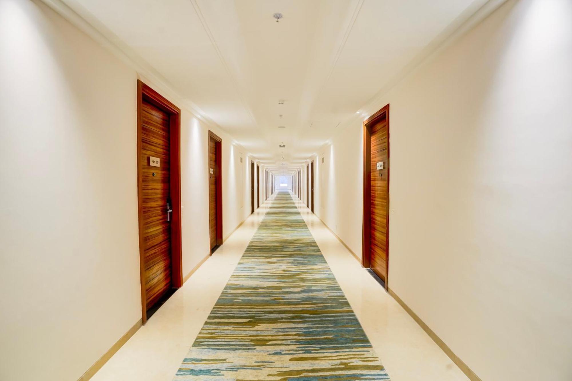 Sunday And Hotel 4*