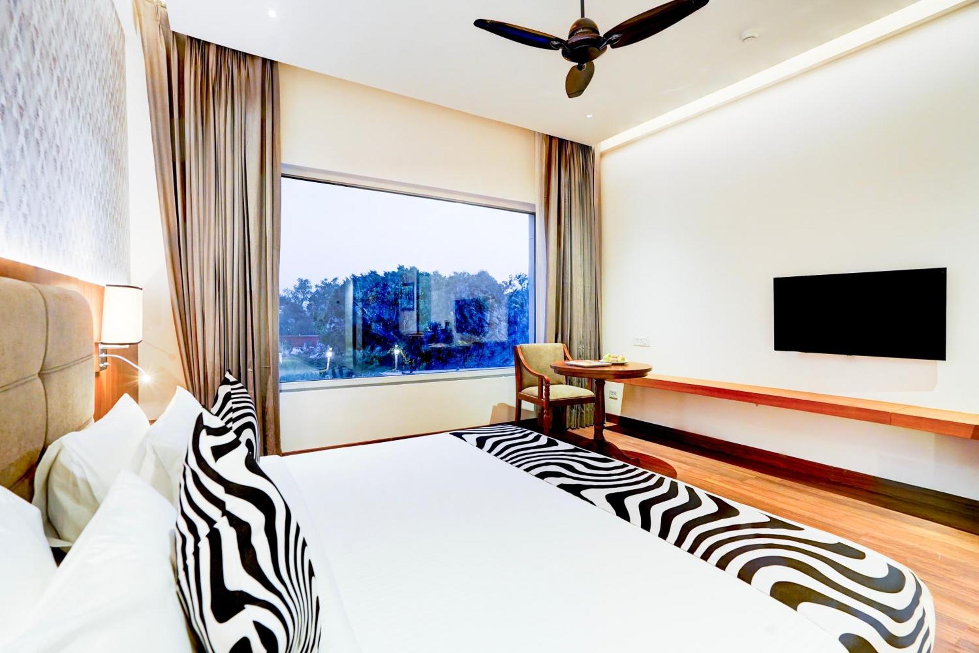 Sunday And Hotel 4*