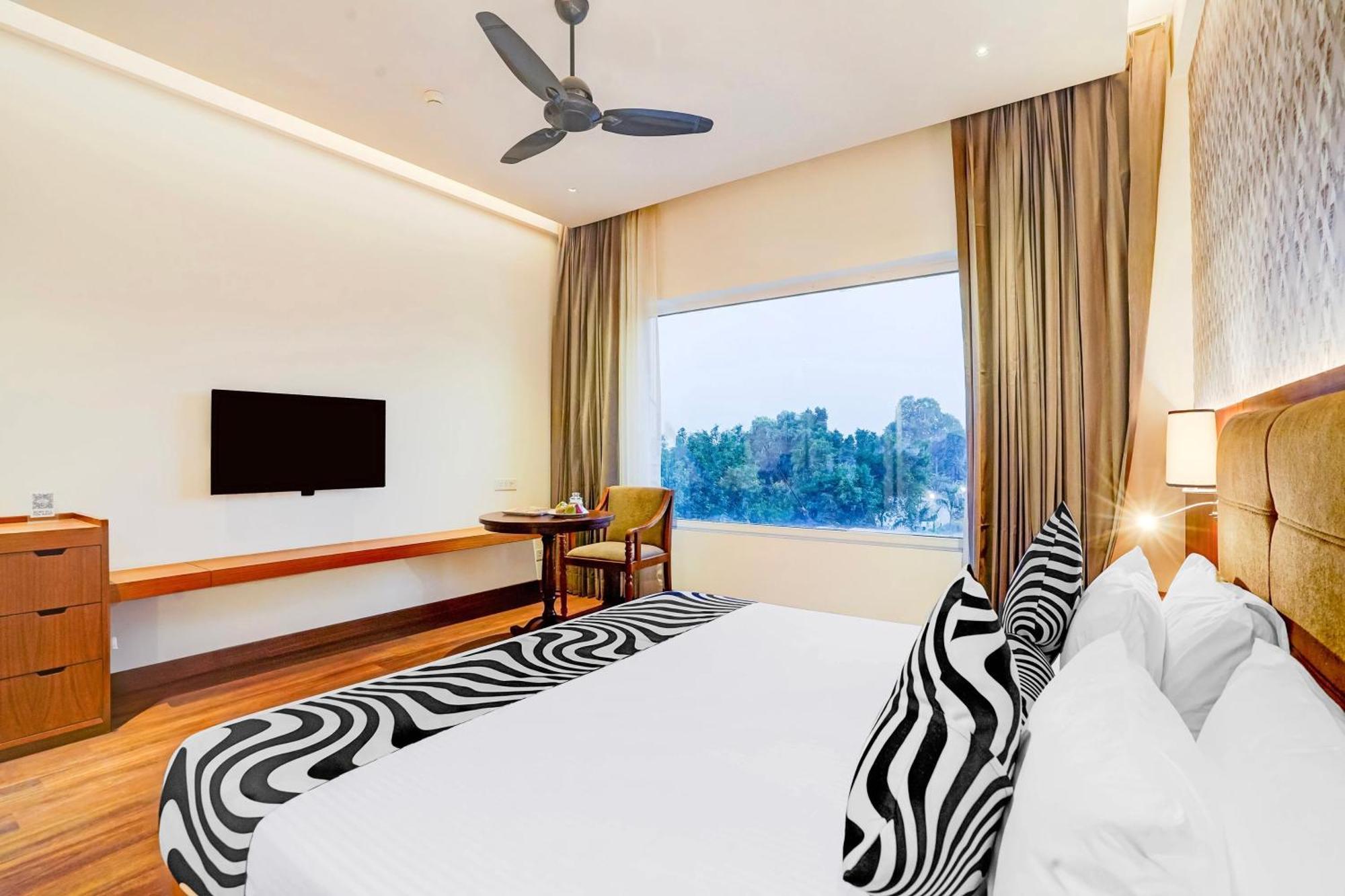Sunday And Hotel Gurgaon