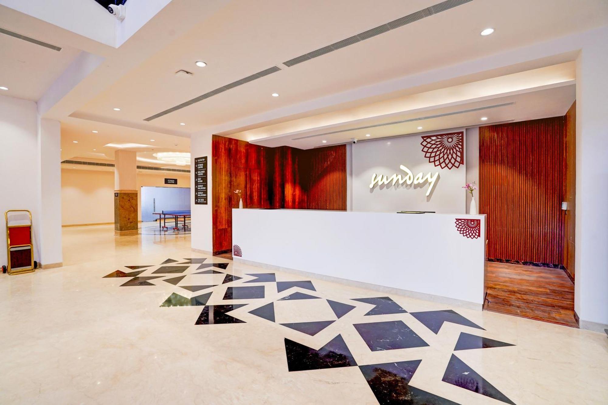 Sunday And Hotel 4*