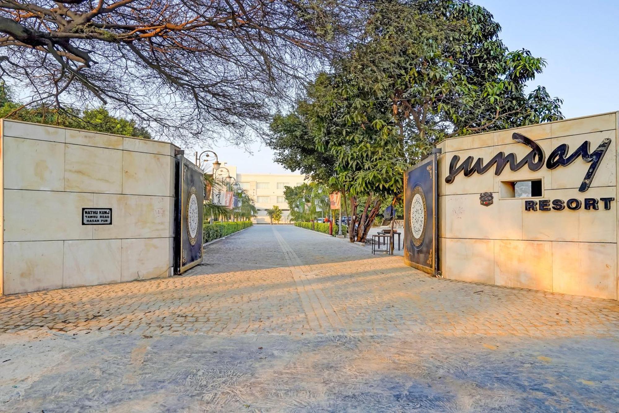 Hotel Sunday And Gurgaon
