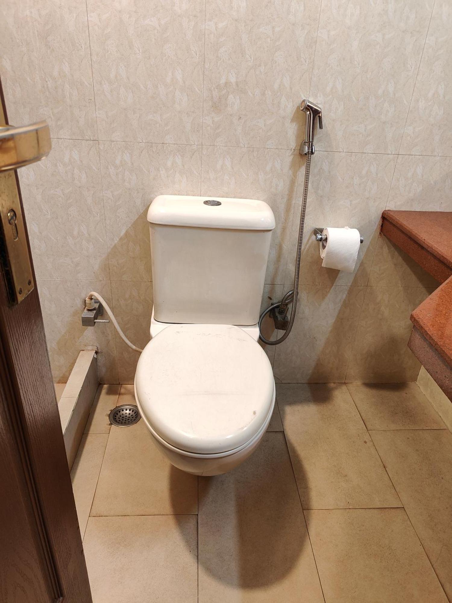 Guest house Tavisha Golf Course Mg Road