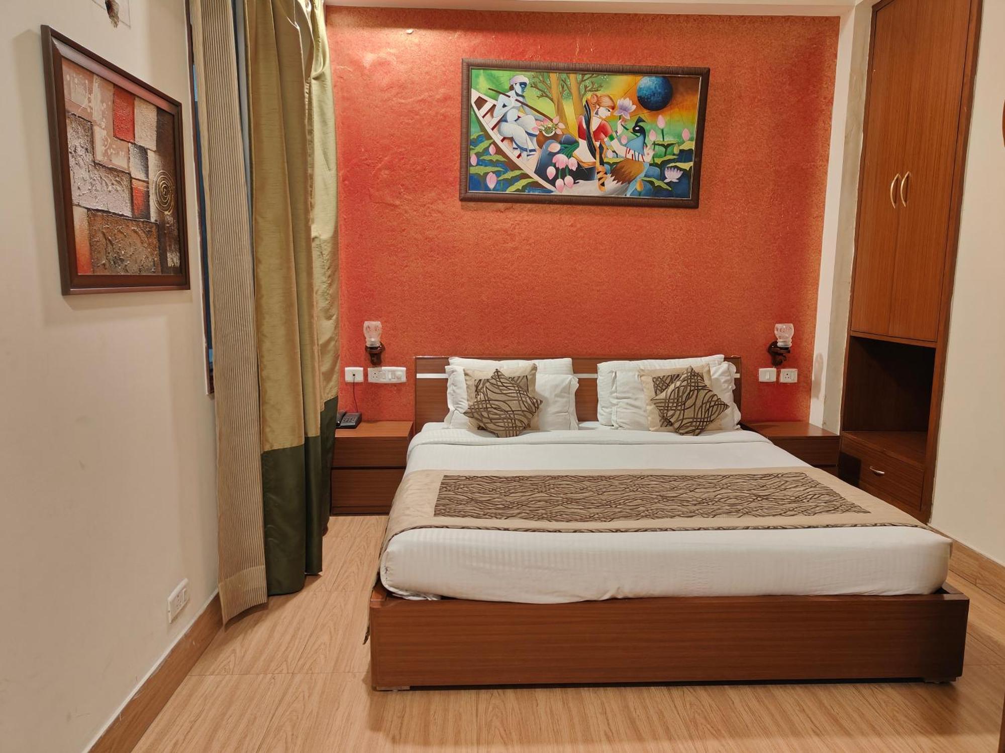 Tavisha Golf Course Mg Road Gurgaon