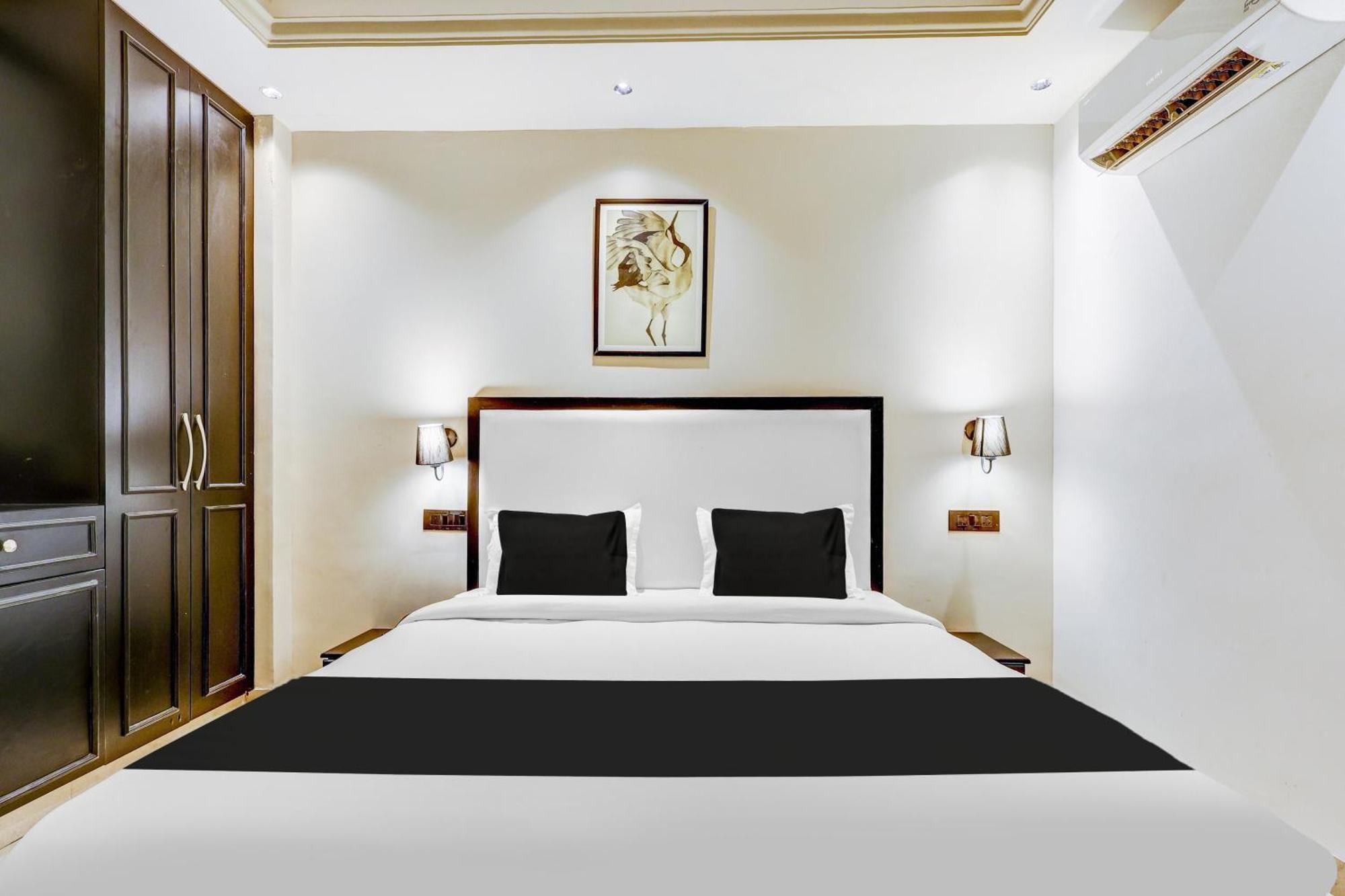 Super Townhouse Oak Udyog Vihar 4*