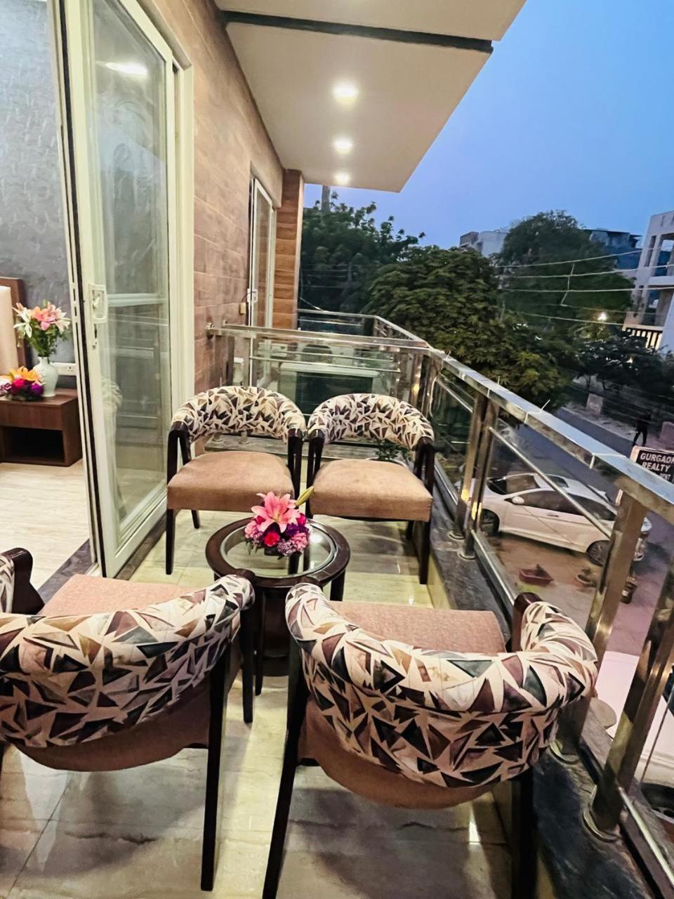 The Luxe 18 - Golf Course Road Hotel 3*