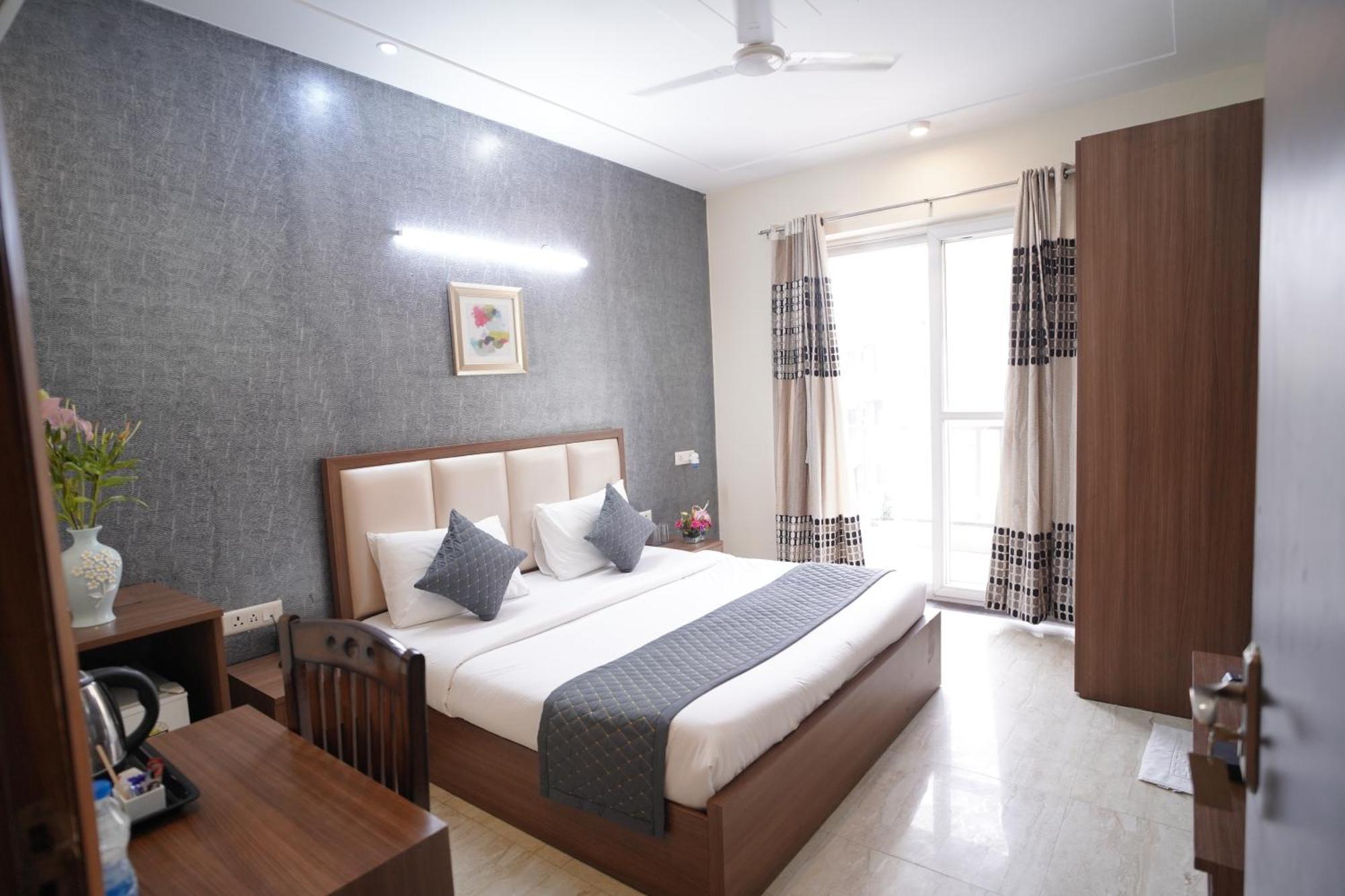 The Luxe 18 - Golf Course Road Hotel Gurgaon
