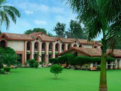 Ashok Country Resort 4*