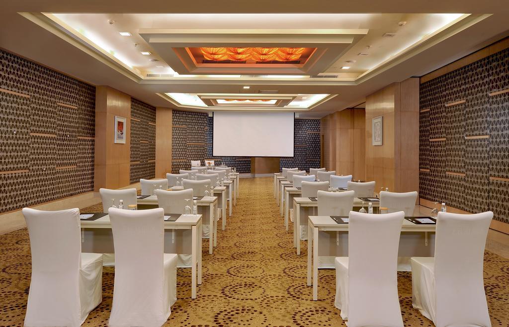 Radisson Gurugram Sohna Road Center 5* Gurgaon