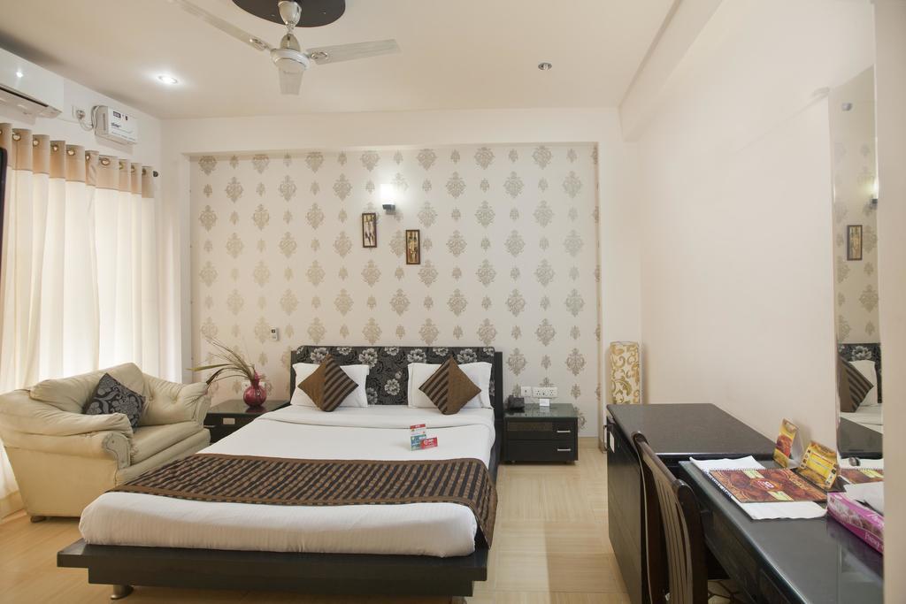Hotel Oyo 17257 Sunset Residency