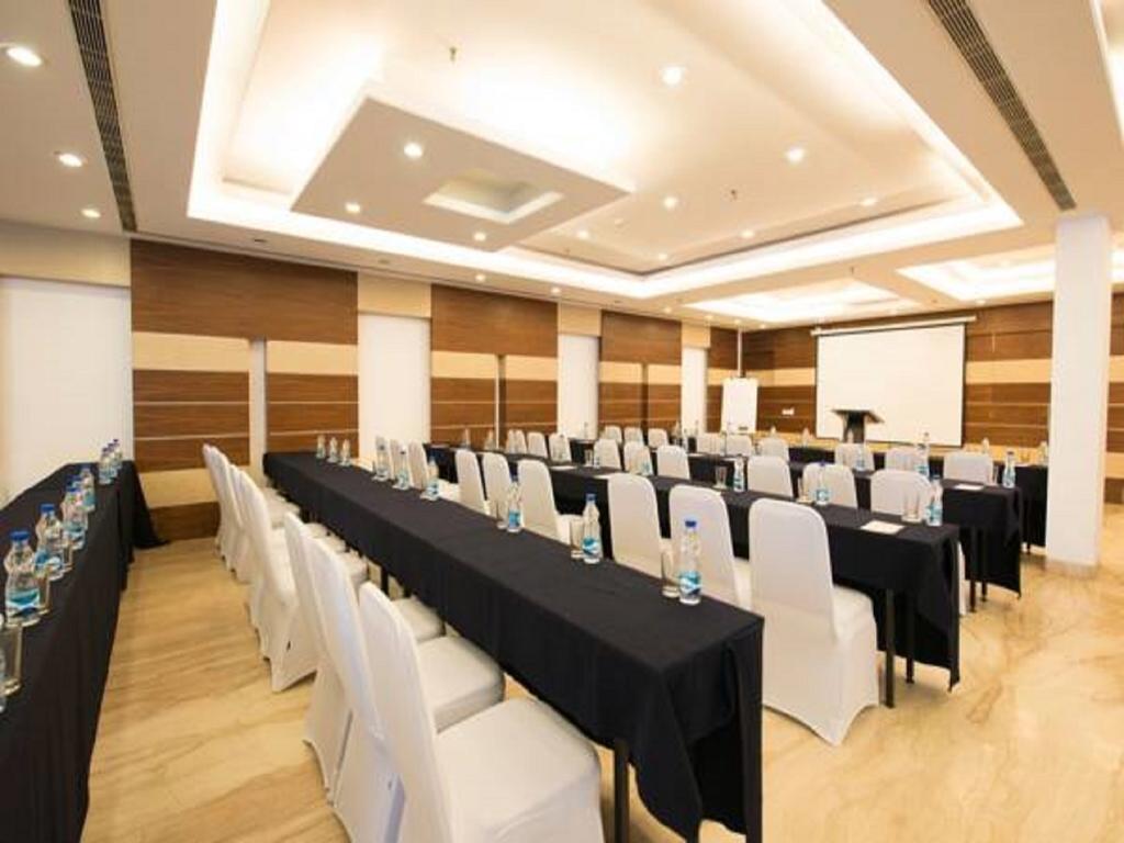 Stately Nh8 3* Gurgaon