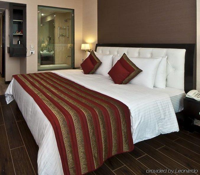 Hotel Blue Stone By Royal Orchid 4*