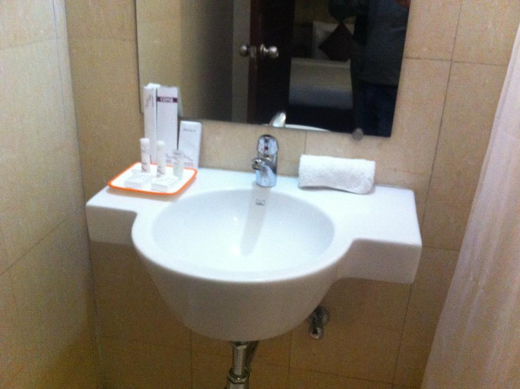 Earth Guest house 2*