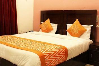 Pacific Suryansh Hotel 3*