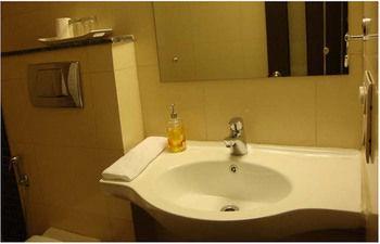 Hotel Oyo Premium Cyber Hub