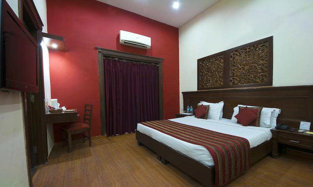 Siris 18 Hotel Gurgaon