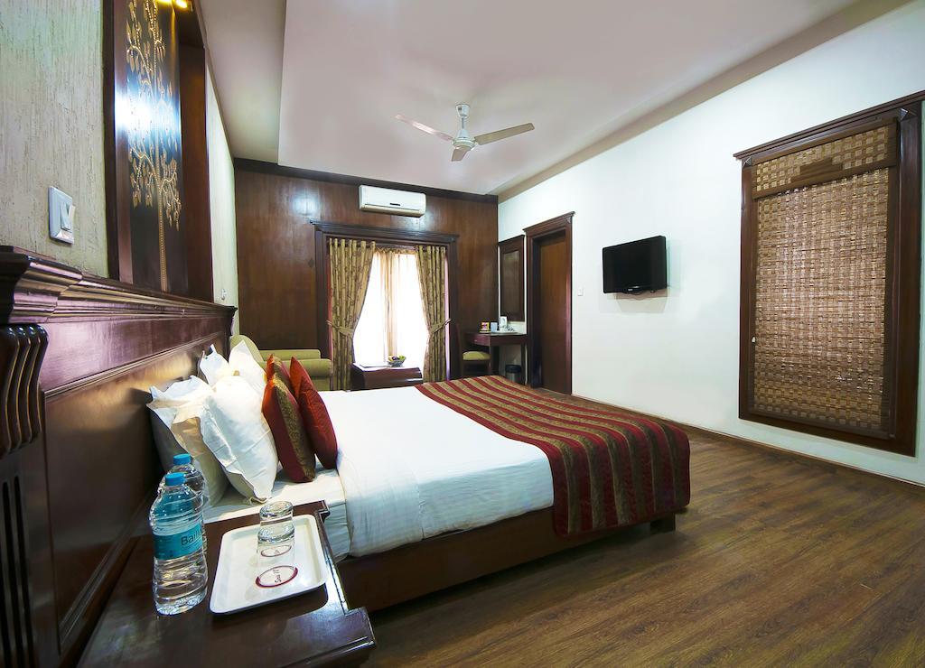 Siris 18 Hotel 3*