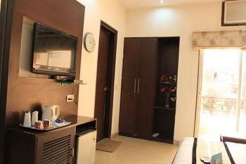 Hotel Fabhotel Galleria Market Ii 4*