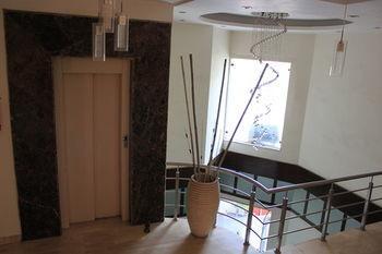 Hotel Fabhotel Galleria Market Ii Gurgaon