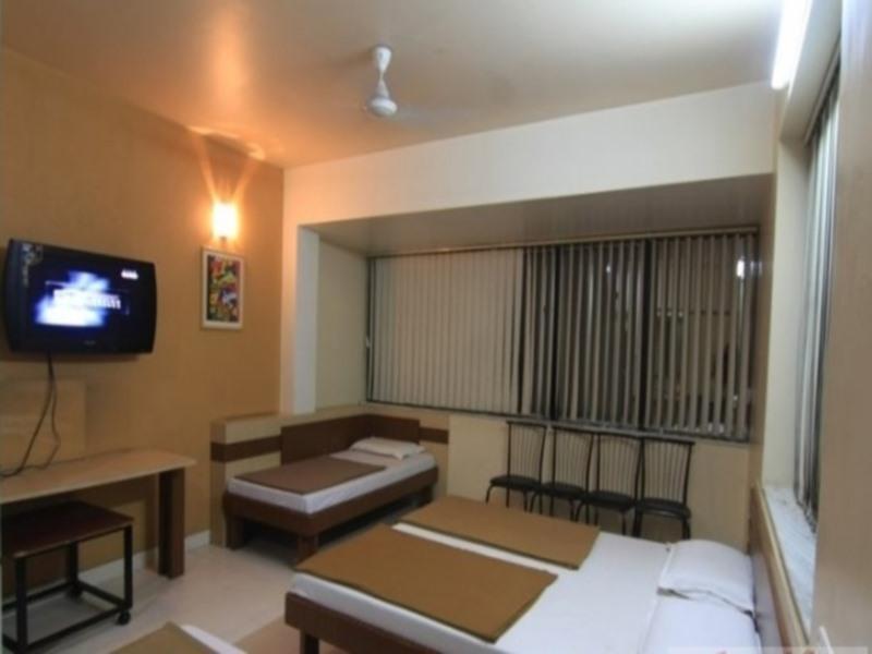 Hotel O Samrat