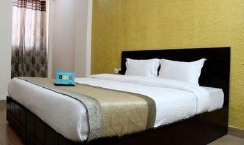 Fabhotel Cyber Park
