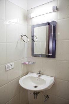 Hotel Oyo Sushant Lok A Block 3*