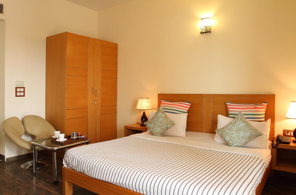 Guest house Perch Arbor-golf Course Road 3*