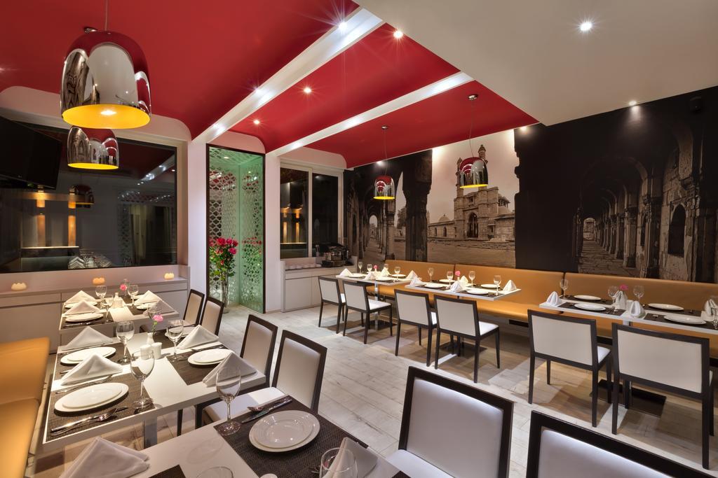 Hotel The Atara