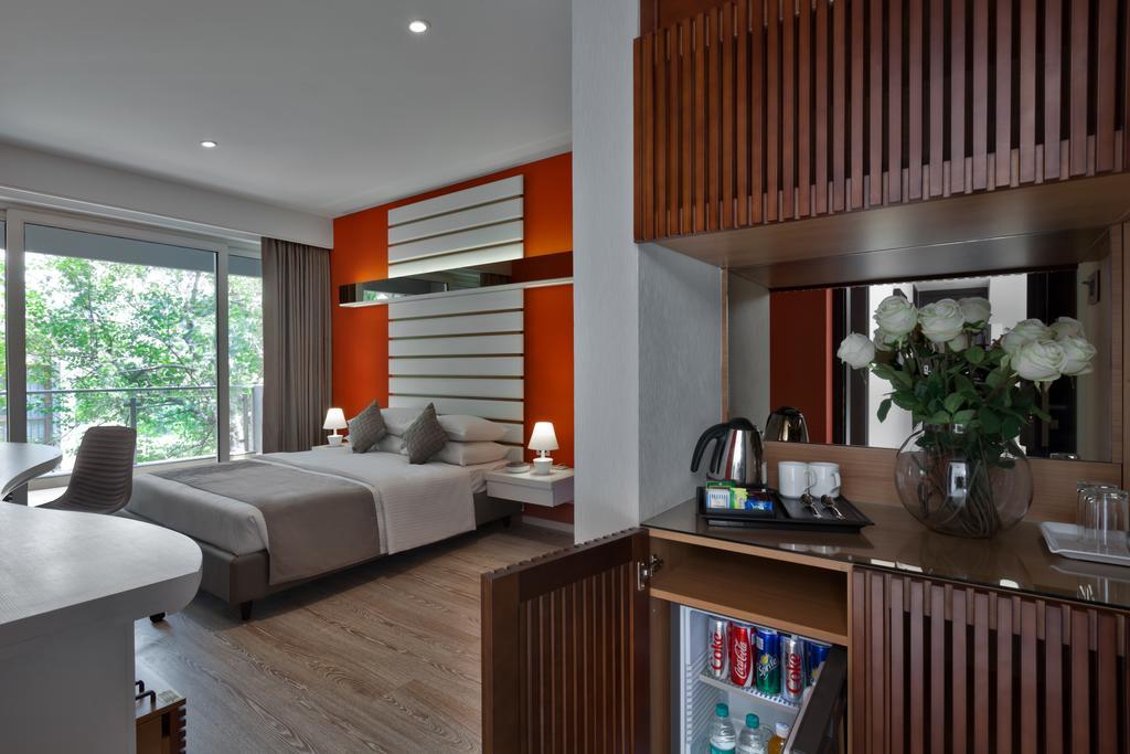 Hotel The Atara 3*
