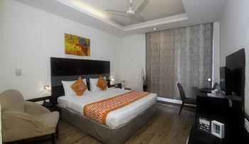 Oyo Premium Dlf Club